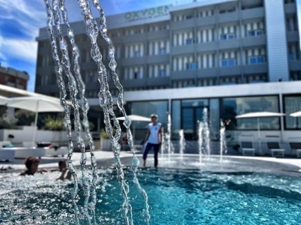 Oxygen Cycling Hotel