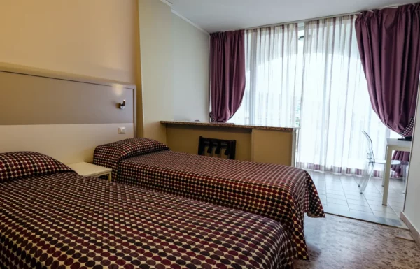 Triple/quadruple with sea view