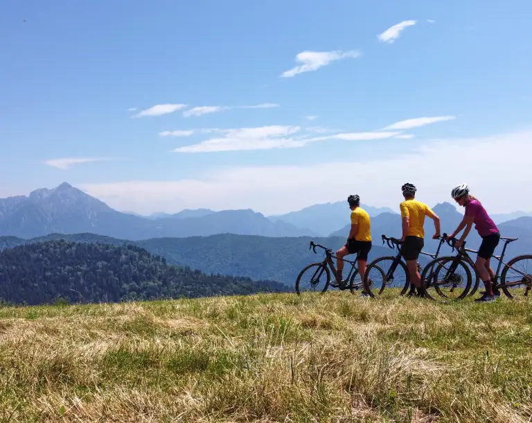 <span>GRAVEL</span> Holidays