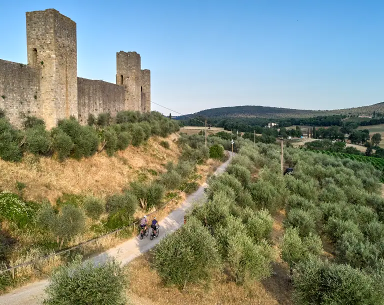 <span>GRAVEL</span> Holidays