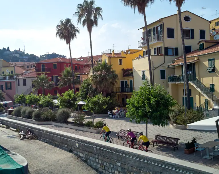 <span>LEISURE</span> holidays by bike and e-bike