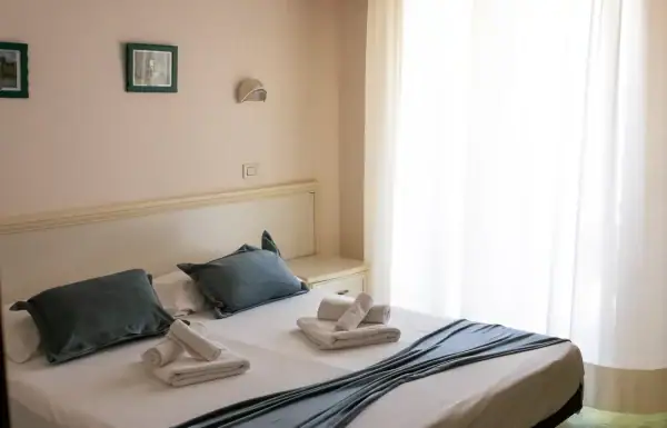 Connecting Seafront Rooms